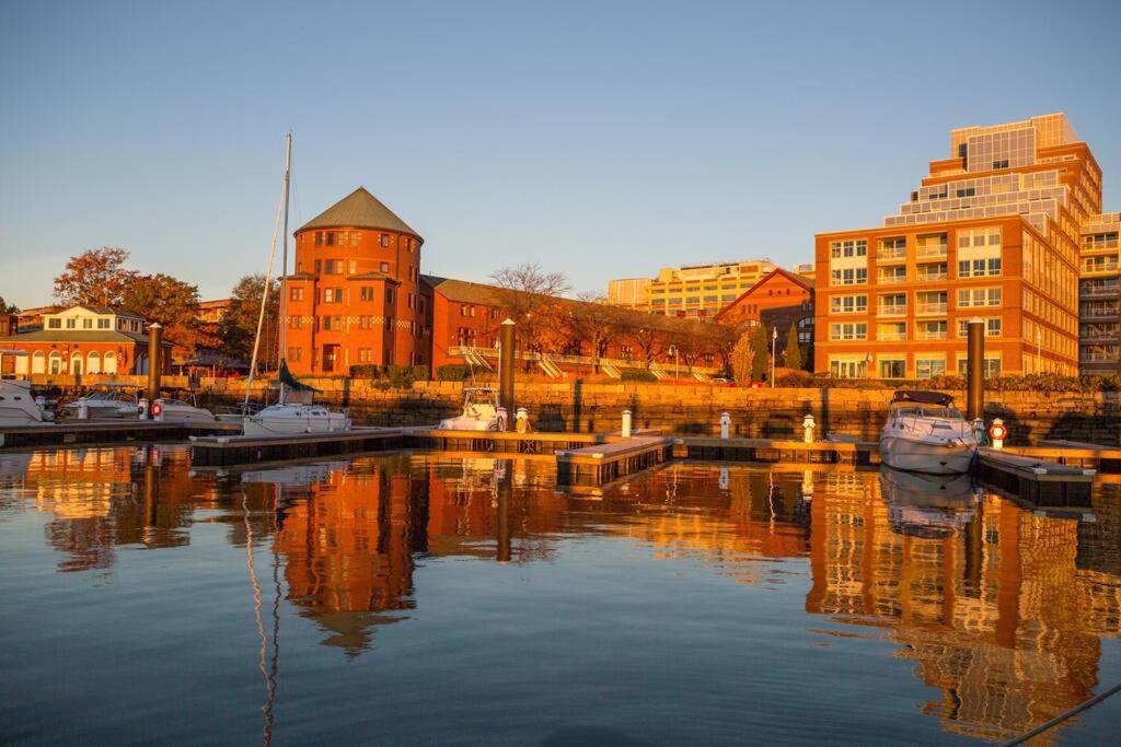 Отель Sea Pearl Boston Yacht Экстерьер фото